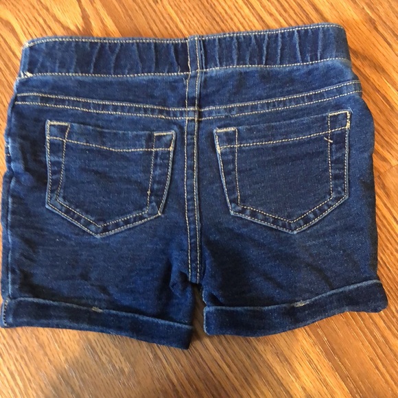 *WORN ONCE* GIRLS SHORTS SIZE 2 T. IN EXCELLENT CONDITION. SMOKE FREE HOME. - Picture 2 of 2